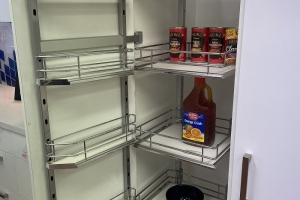 Swing-out-pantry Swing-out-pantry